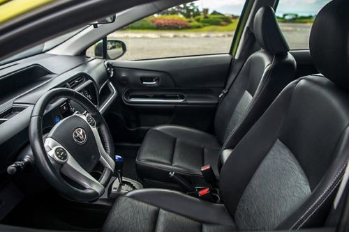 Prius C Front Seats