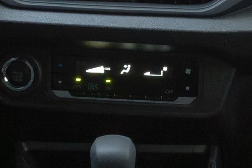 Front AC Controls of Toyota Wigo