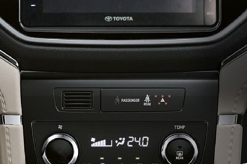 Front AC Controls of Toyota Rush