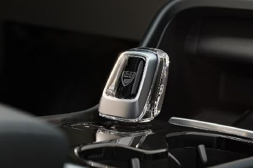Volvo XC40 Recharge Gear Shifter