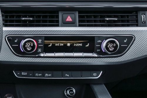 Front AC Controls of Audi RS5 Coupe