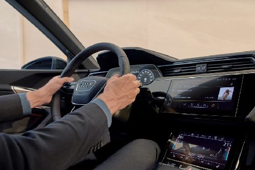 Dashboard View Dashboard View of Q8 E-tron
