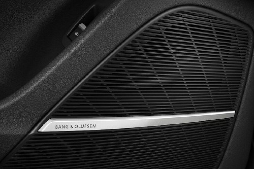 Speakers View of Audi Q7
