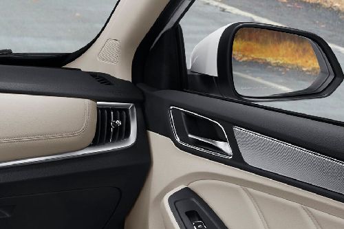 MG RX5 Passengers View