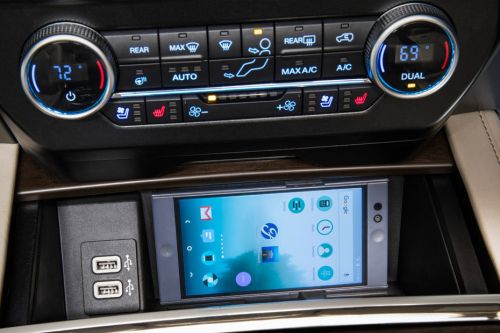 Front AC Controls of Ford Expedition