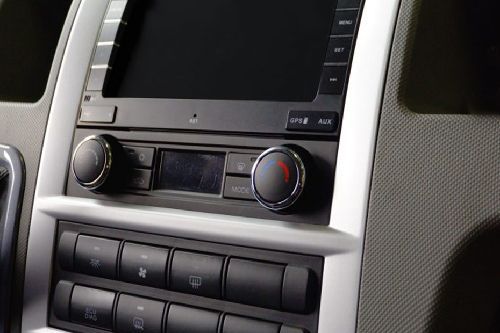 Front AC Controls of Foton Traveller