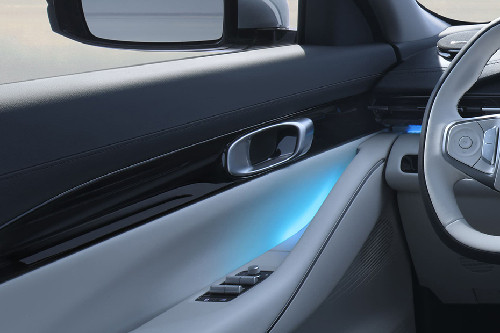 door handle interior of Geely EX5