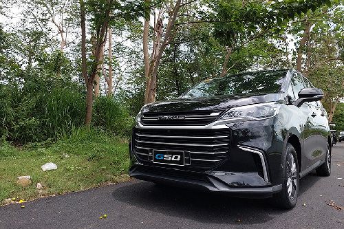Maxus G50 front deep low angle view