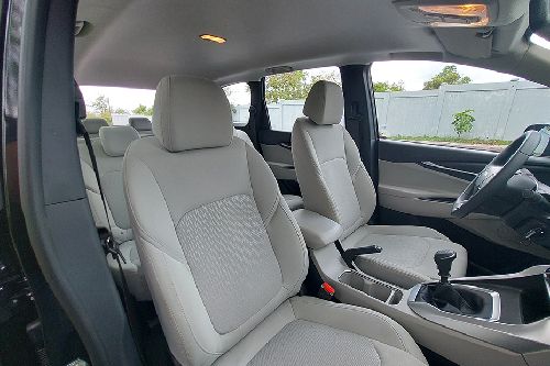 Maxus G50 front seats