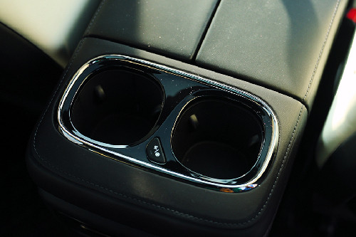 GAC M8 front cup holder