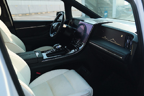 GAC M8 passengers view