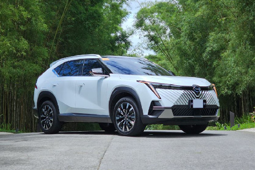 Front Angle Low View GAC Emkoo Hybrid front angle low view