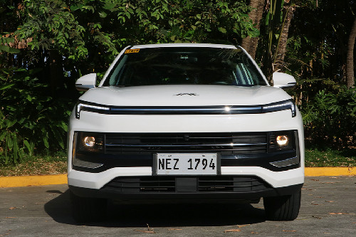 Full Front View JAC JS4 full front view