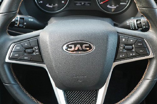 JAC JS4 multi function steering