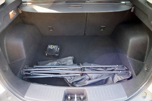 JAC JS4 storage closer view