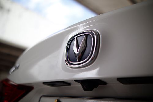 Changan Alsvin branding