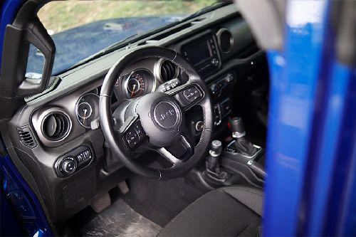 Jeep Wrangler dashboard view