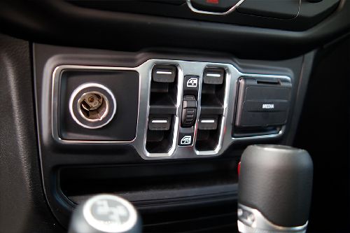 Jeep Wrangler drivers side in side door controls