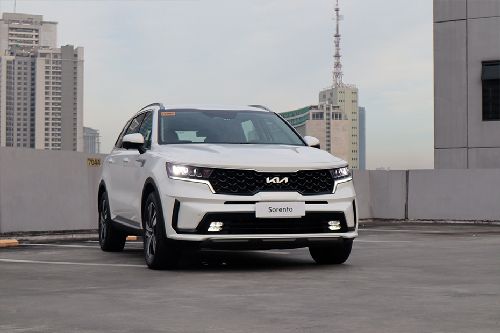 Front Cross Side View Kia Sorento front cross side view