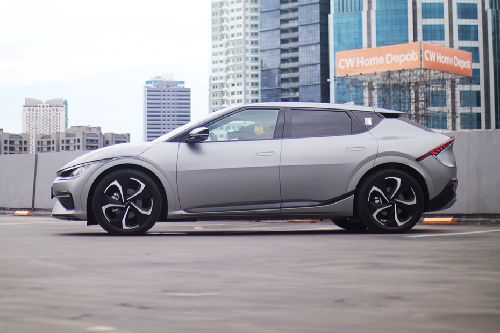 Kia EV6 drivers sideview