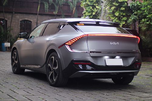 Rear Cross Side View Kia EV6 rear cross side view