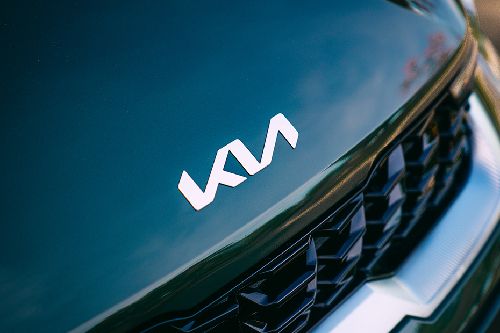 Kia Sonet branding