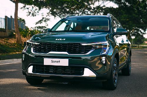 Front Medium View Kia Sonet front medium view