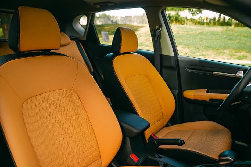 Kia Sonet front seats