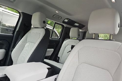 Land Rover Defender 110 passenger seat