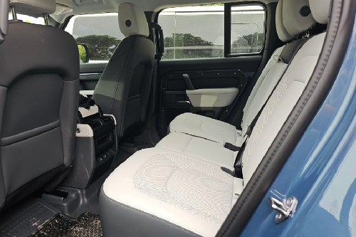 Land Rover Defender 110 rear seats