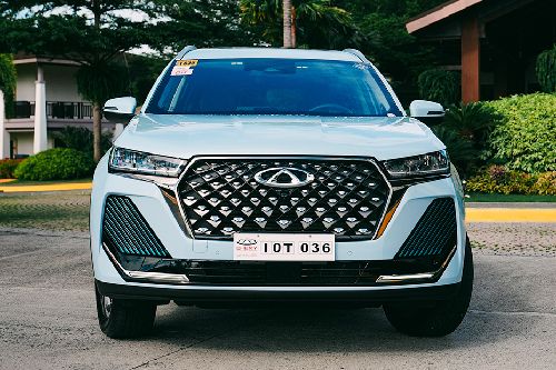 Full Front View Lynk & Co 06 full front view