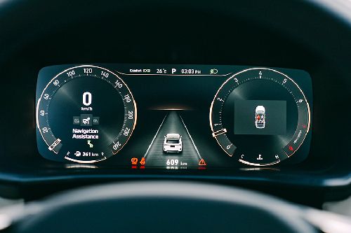 Lynk & Co 06 tachometer