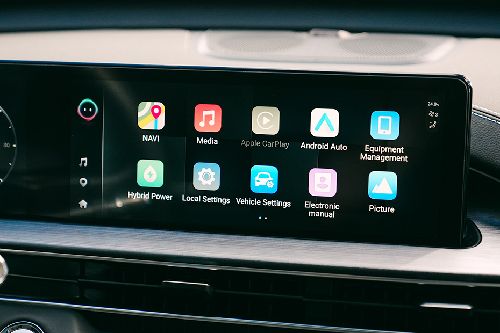 Lynk & Co 06 touch screen