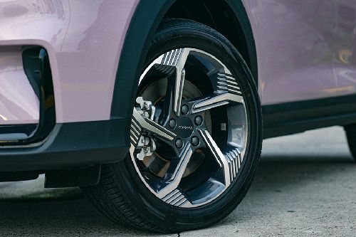 Lynk & Co 06 wheel