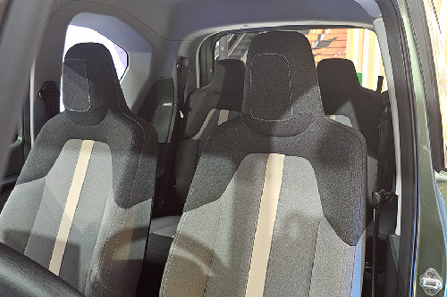 VinFast VF 3 front seats