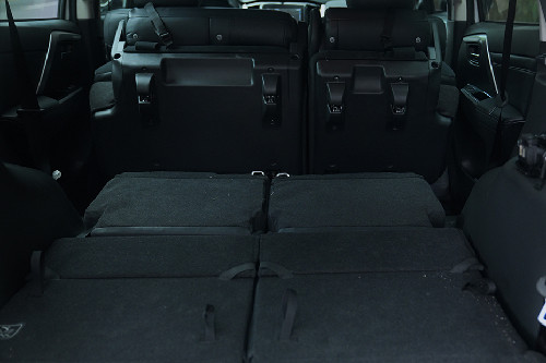 Mitsubishi Montero Sport folding seats