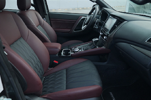 Mitsubishi Montero Sport rear seats