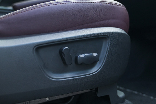 Mitsubishi Montero Sport seat adjustment controllers