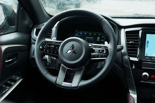 Mitsubishi Montero Sport steering wheel