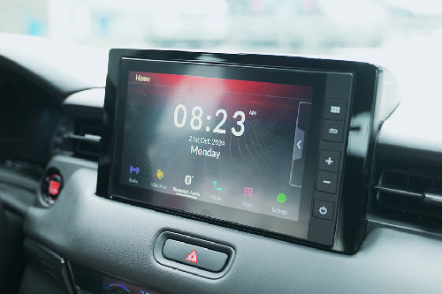 Mitsubishi Montero Sport touch screen