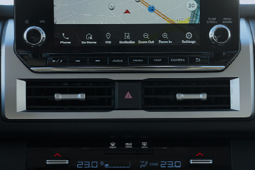 Mitsubishi Triton front ac vents