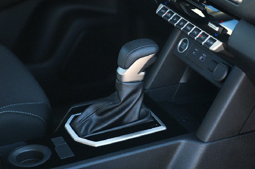 Mitsubishi Triton gear shifter