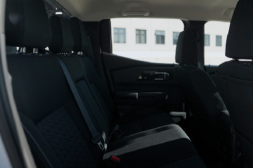 Mitsubishi Triton rear seats