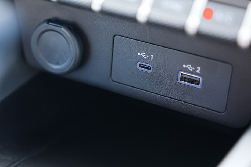 Mitsubishi XForce power accessories outlet view