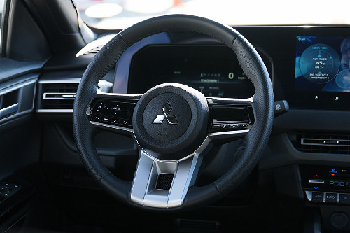 Mitsubishi XForce steering wheel