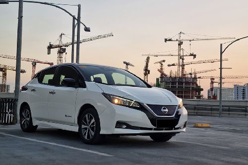 Front Cross Side View Nissan Leaf front cross side view