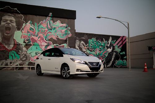 Front Medium View Nissan Leaf front medium view
