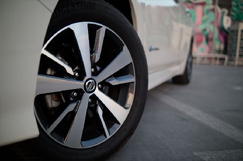 Nissan Leaf wheel