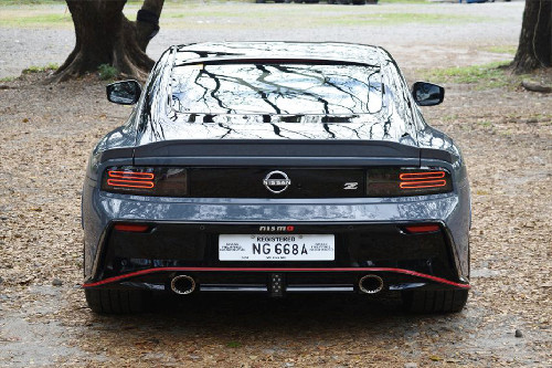 Nissan Z full rear view