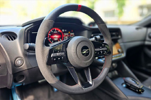 Nissan Z steering wheel